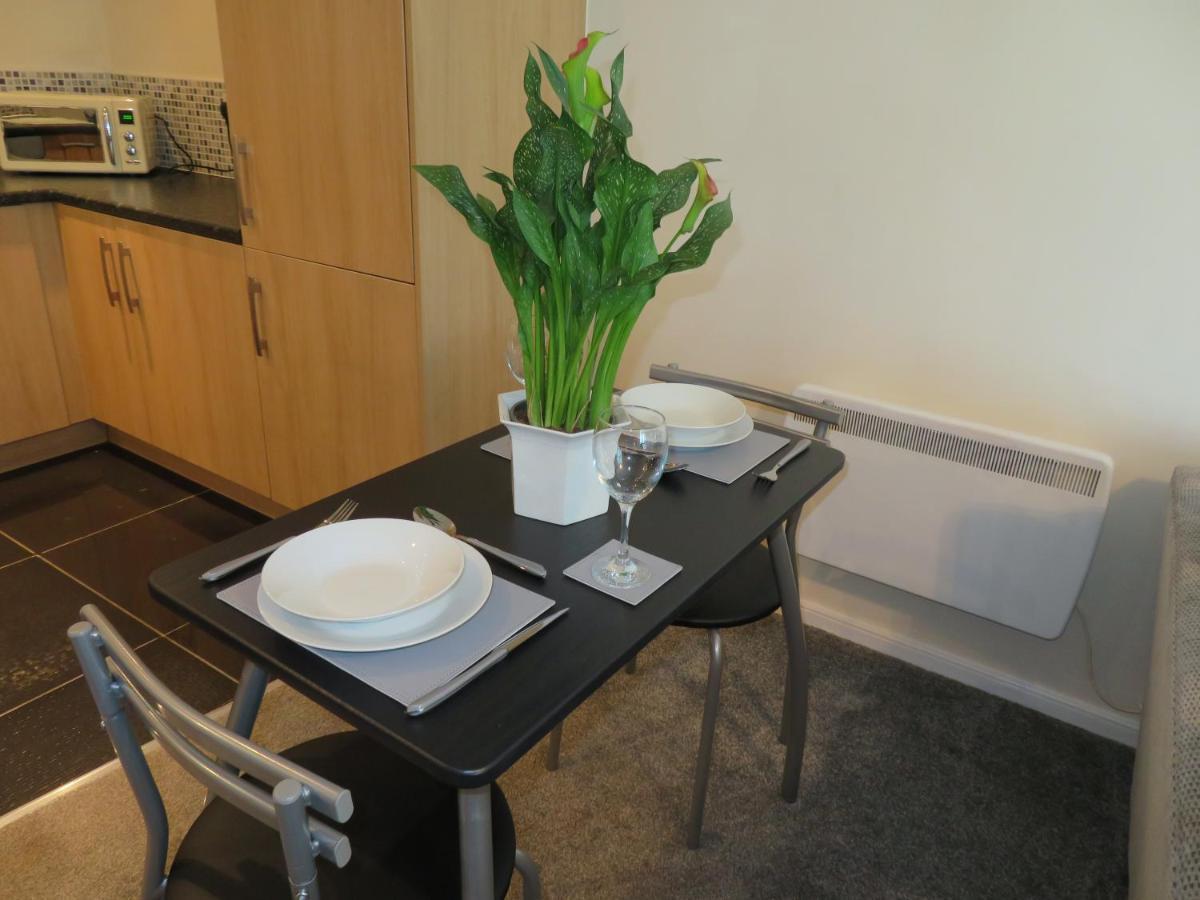 Home From Home With Fantastic Views Runcorn Extérieur photo