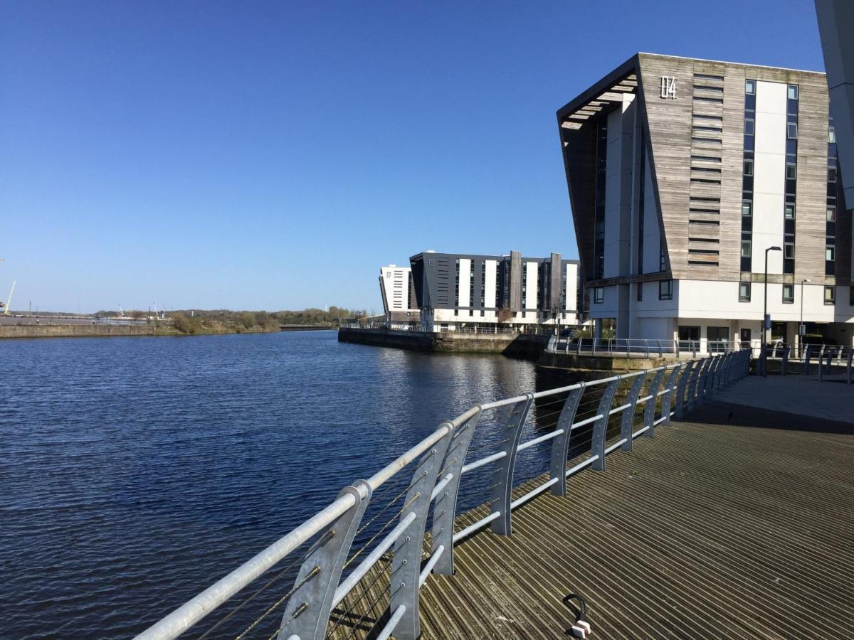 Home From Home With Fantastic Views Runcorn Extérieur photo