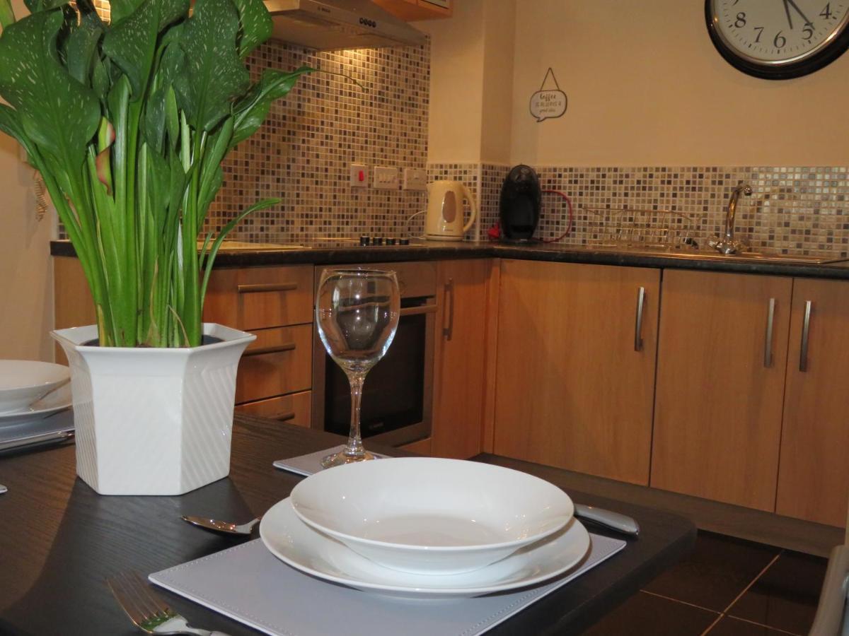 Home From Home With Fantastic Views Runcorn Extérieur photo