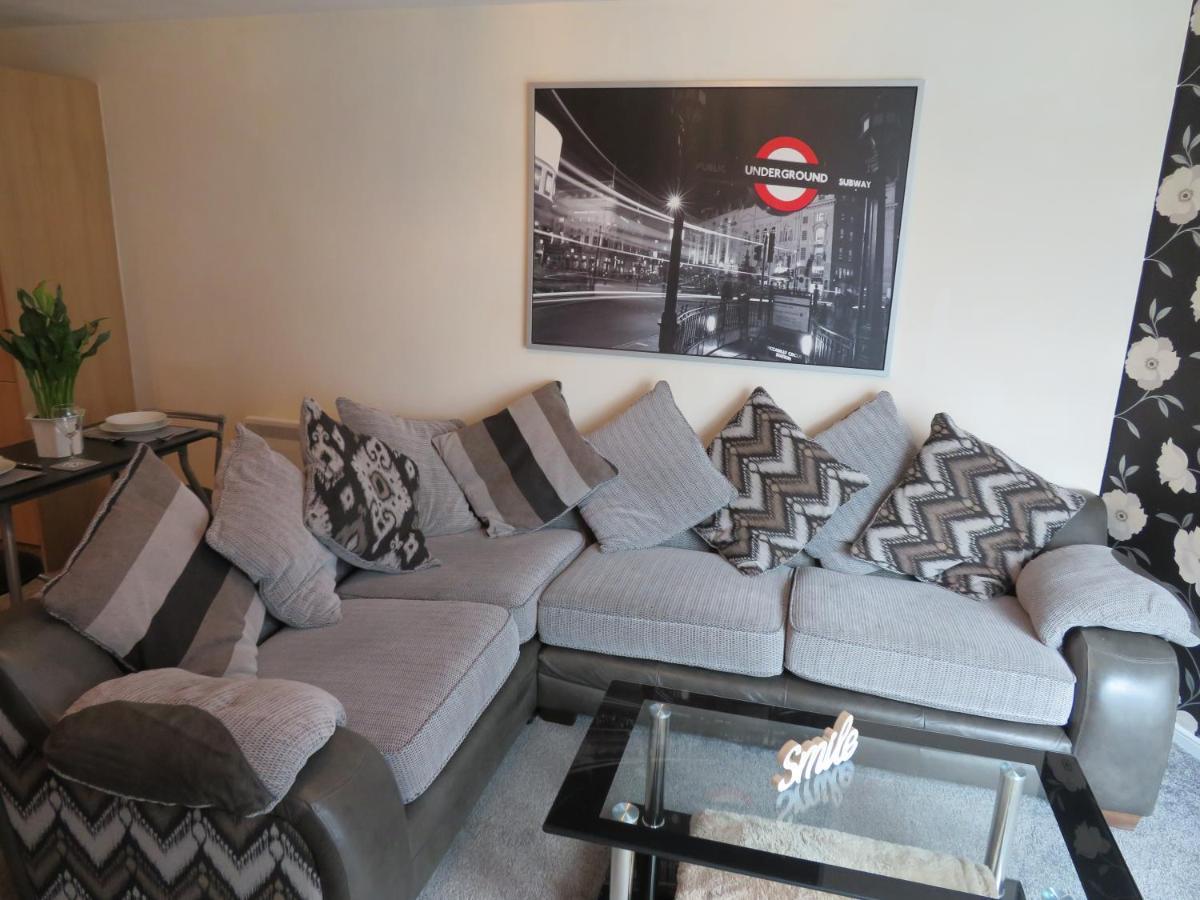 Home From Home With Fantastic Views Runcorn Extérieur photo